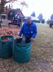 2011 11 19 Laubharkaktion und Erbseneintopf beim Backhaus 030